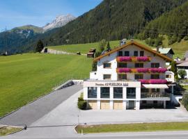 Pension Angelika, hotel em Pettneu am Arlberg