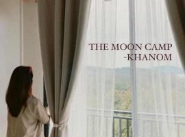 The moon camp khanom, bed & breakfast σε Ban Plau