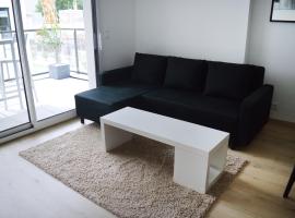 APPARTEMENT ARRADON / PROCHE MER / TOUT ÉQUIPÉ, accessible hotel in Arradon