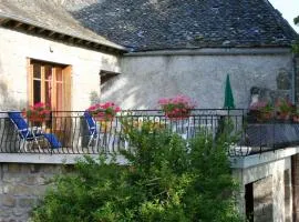 Maison charmante à Florentin-la-Capelle avec vue montagne