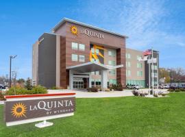 La Quinta Inn & Suites by Wyndham Shorewood, hotel en Shorewood