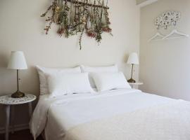 Casal de São José - Modern Country House, hotel in Mafra