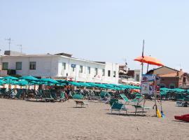 Hotel Aurora, hótel í Marina di Cecina