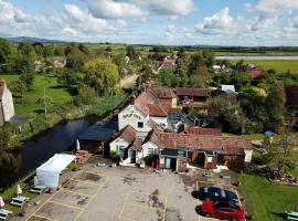 The Ship Inn, B&B in Gloucester