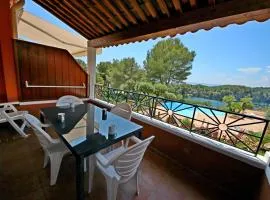une Terrasse sur l'Estérel