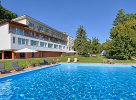 Hotel Kochau, hotel near Železničná Stanica Hronská Dúbrava, Kováčová