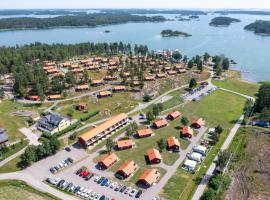 Skärgårdsbyn S:t Anna, hotel v destinaci Mon