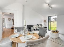 Fen Lane Rest, holiday home in Larling