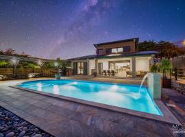 VILLA SYLBRIA - Villa d'exception ****, place to stay in Étang-Salé