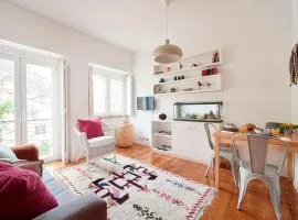 Sunny Renovated Apt With AC, By TimeCooler