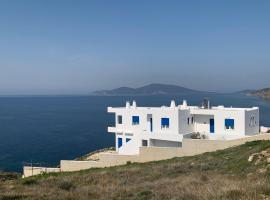 On the Rocks، فندق في كاريستوس