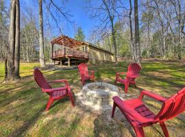 Blairsville Cottage Less Than 1 Mi to Nottely Lake!, cheap hotel in Blairsville