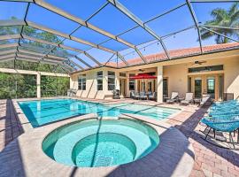 Naples Villa Backyard Oasis with Private Pool!, parkimisega hotell Naplesis