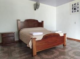 Little Paradise, hotel u gradu Arenal
