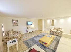 2 Zimmer I Küche I Waschmaschine I SmartTV I Klima I Parkplatz I 3 Bed I Garden I WLan, готель у місті Tacherting