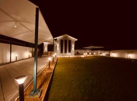 JAWEL FARM VILLA 2BHk VILLA WITH POOL, vacation home in Udaipur