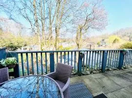 18 river view chalet-Glan Gwna Holiday Park