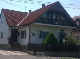 Póczáné Vendégszobái, guest house in Bük