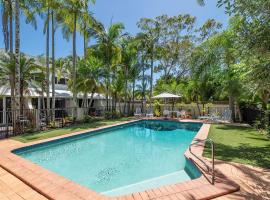 Caribbean Noosa โรงแรมใกล้ Noosa Spit Recreation Reserve ในนูซาเฮดส์