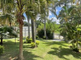 Casa à beira do lago, hotel em Divinópolis