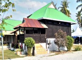 OYO Home 90495 Homestay Kampung Kota Aur, hotel in Kepala Batas