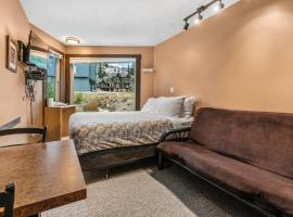 Cozy Corner - Whitefoot Lodge 126, hotel en Big White