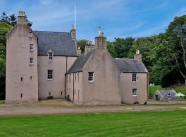 East Wing Lickleyhead Castle, holiday rental in Auchleven
