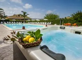 Villa in recidence a 100 metri dal mare con servizio di piscina a 100 metri vicino Cefalu