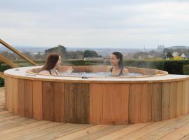 Les Terrasses de Saumur - Hôtel & Appartements - Restaurant & Spa (Logis), Hotel mit Pools in Saumur