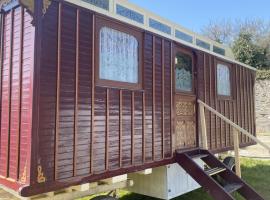 Vintage Showman's Wagon For Two Close to Beach, landhuis in Plymouth