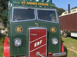 Rare 1954 Renovated Vintage Lorry - Costal Location, hotel a Plymouth
