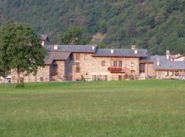 Le Case dei Baff, farm stay in Morbegno