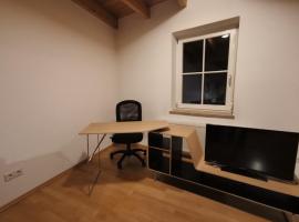 Charming 2-Room Apartment lakenear FeWo am See, hotell sihtkohas Sipplingen