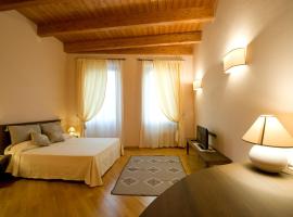 Piazza Azuni 18 Guest House – romantyczny hotel w mieście Sassari