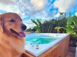 Vila Pitangueira - Apto Laranja - No Centro de Serra Grande com Piscina, Jacuzzi, Internet Veloz