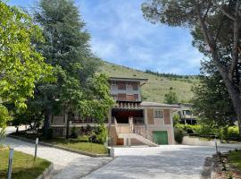 Villa Marchionni, accommodation in Cese