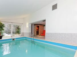 Luxury holiday home in Harz region in Elend health resort with private indoor pool and sauna, Ferienhaus in Elend