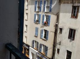 AJACCIO CENTRE VIEILLE VILLE IMP&Eacute;RIALE TT CONFORT TTES COMMODIT&Eacute;S 3 a 4 PERs CATH&Eacute;DRALE A 300M MER PORT MARCHE LOCAL PLAGES, iseteenindusega majutus sihtkohas Ajaccio