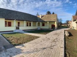 COUNTRY HOUSE ERDUT