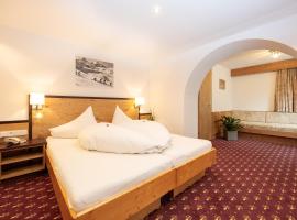 Hotel Garni Tyola, Bed & Breakfast in Ischgl