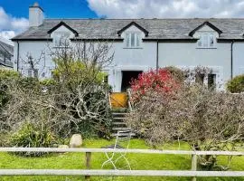 Damson Cottage - Peaceful location, charming communal orchard & private patio garden