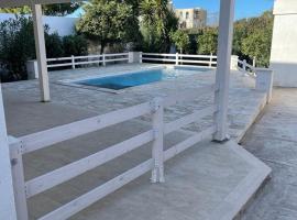 Sine tempore beach holiday home, holiday home sa Maruggio