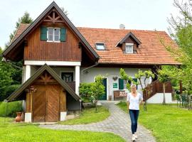 Landhaus Bender Ferienwohnung mit Terrasse und Garten, hotel econômico em Straden