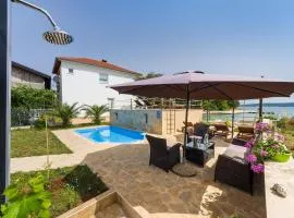 Gorgeous Apartment In Zdrelac