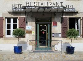 Logis Deshors-Foujanet、Chambouliveの駐車場付きホテル