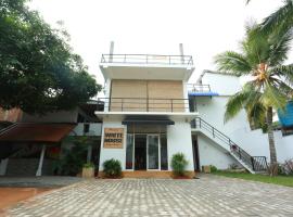 White House Holiday Resort, hotel with parking in Matara