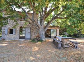 1 Bedroom Beautiful Home In Saignon, hotel v destinaci Saignon