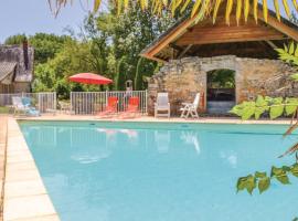 Stunning Home In Padirac-bascoul With Wifi, Private Swimming Pool And Outdoor Swimming Pool, hotelli kohteessa Padirac