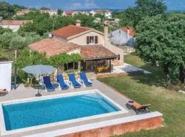 Three-Bedroom Holiday Home In Barban