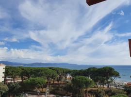 Casa Marina - Monolocale vista mare, hotel con parcheggio a Follonica